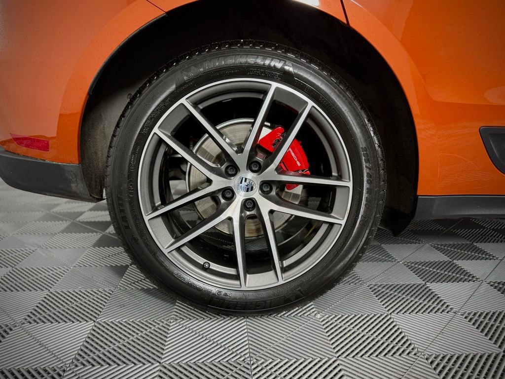 Certified 2022 Porsche Macan S AWD/4WD image 17