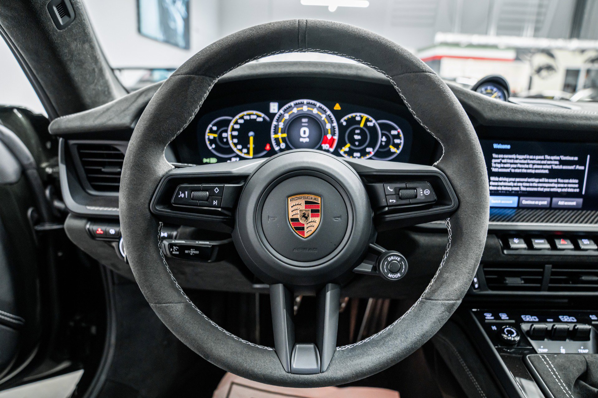 Used 2025 Porsche 911 GT3 RWD image 13