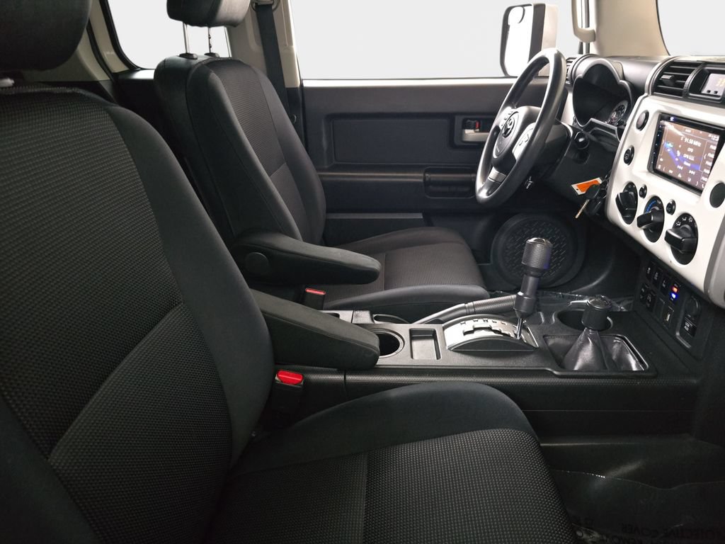 Used 2012 Toyota FJ Cruiser 4WD w/ Convenience Pkg image 10