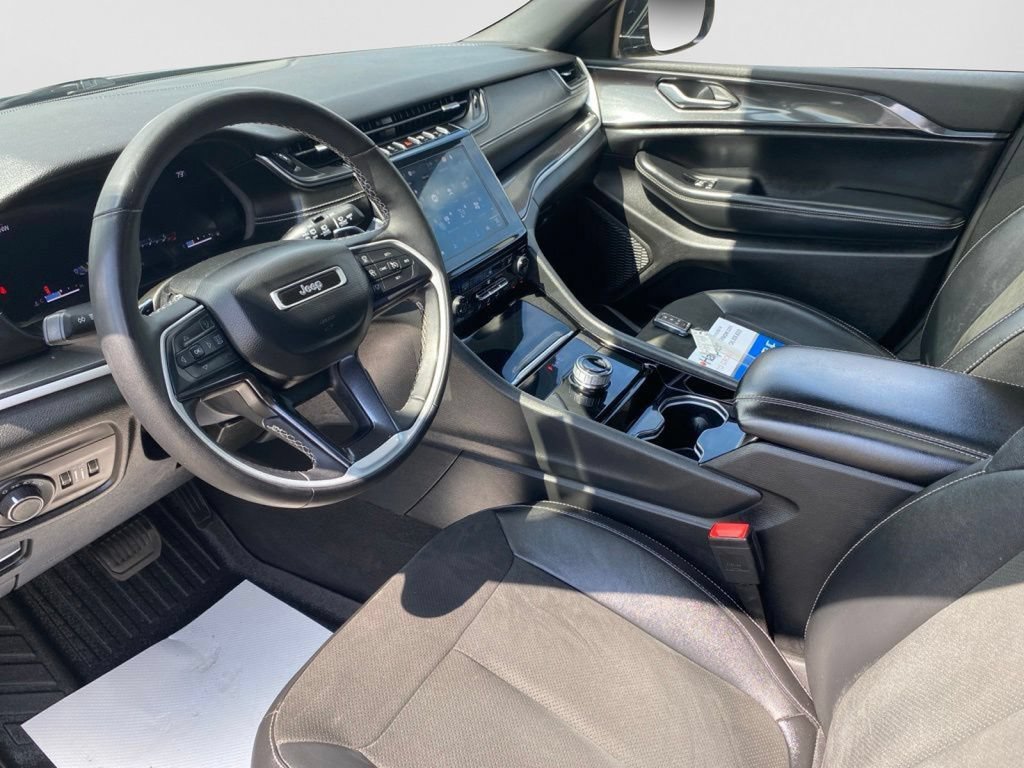 Used 2023 Jeep Grand Cherokee L Laredo AWD/4WD image 26