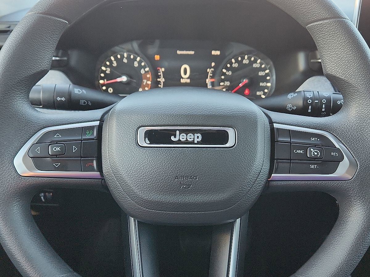 Used 2023 Jeep Compass Sport image 11