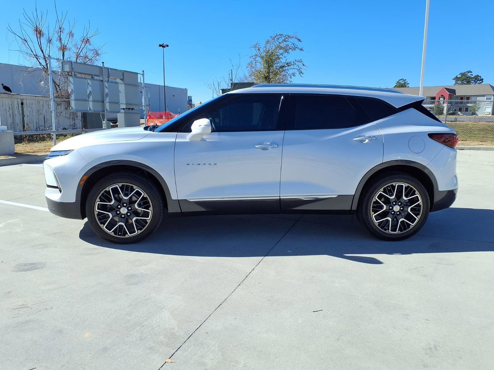 Used 2023 Chevrolet Blazer Premier w/ Enhanced Convenience Package image 9