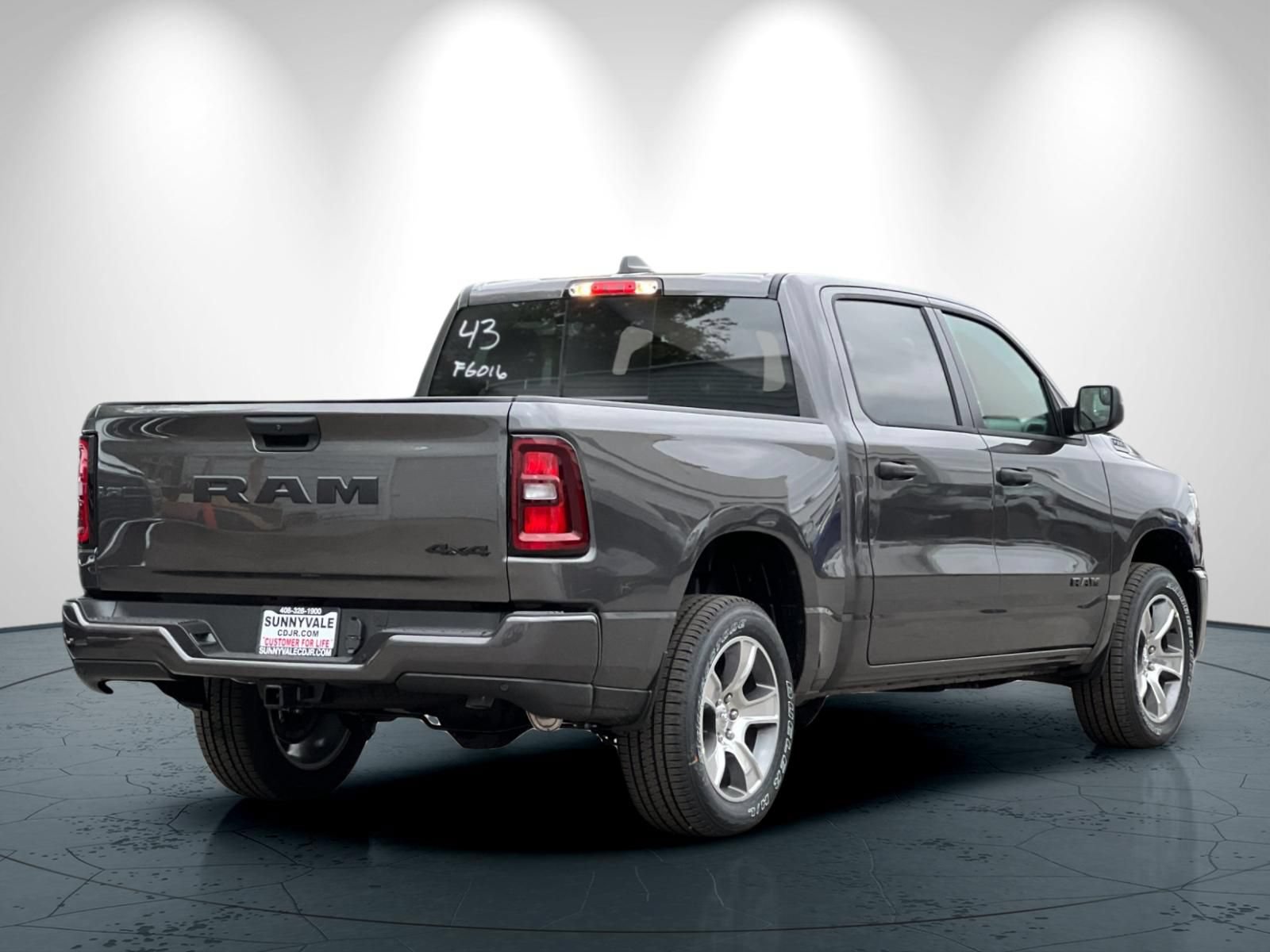 New 2026 RAM 1500 Express AWD/4WD image 4