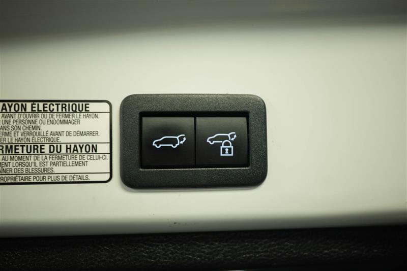 Used 2023 Toyota Corolla Cross XLE w/ Convenience Package FWD image 8