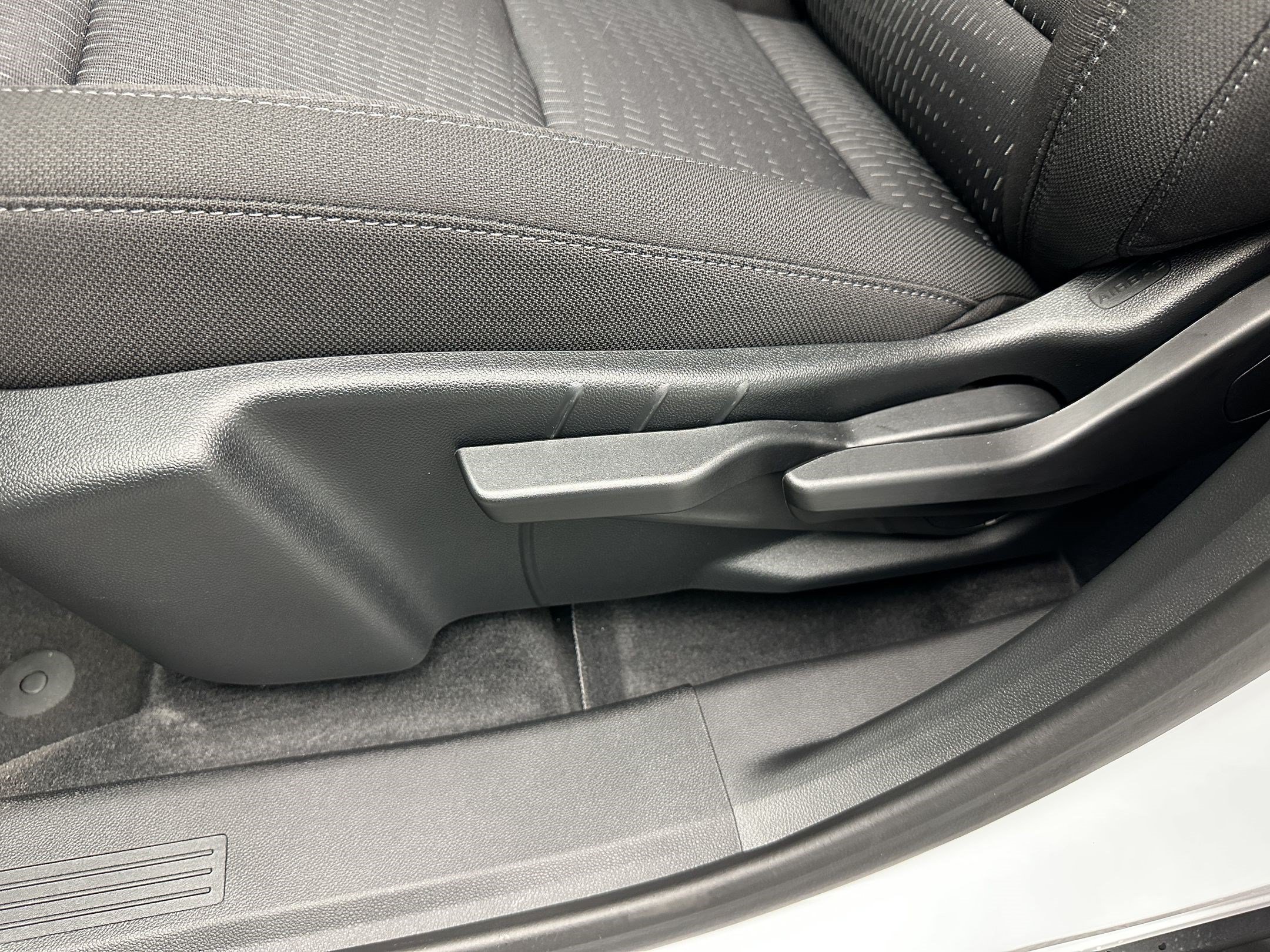 New 2027 Chevrolet Equinox LT AWD/4WD image 16