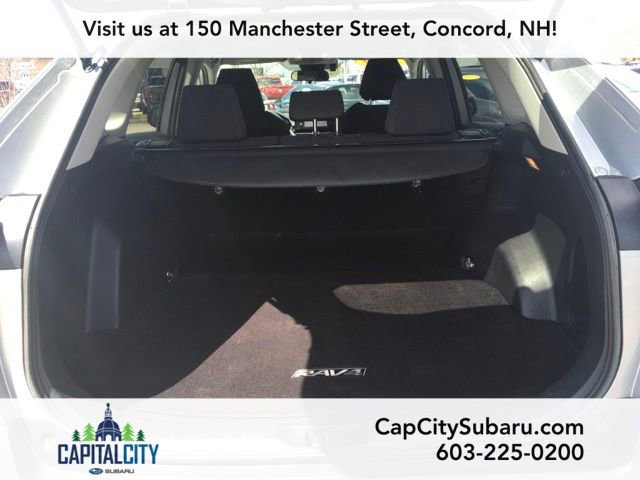 Used 2019 Toyota RAV4 LE w/ Carpet Mat Package AWD/4WD image 10