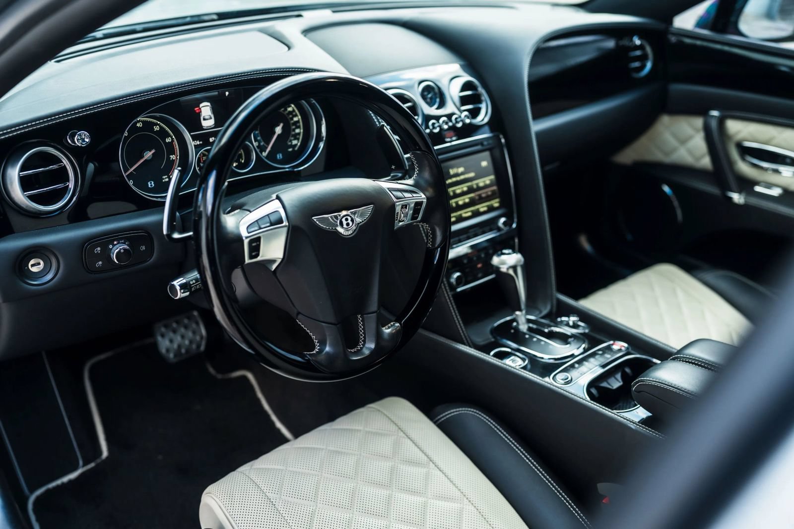 Used 2017 Bentley Flying Spur S V8 AWD/4WD image 27