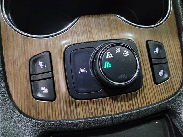 Used 2021 GMC Acadia SLE image 40