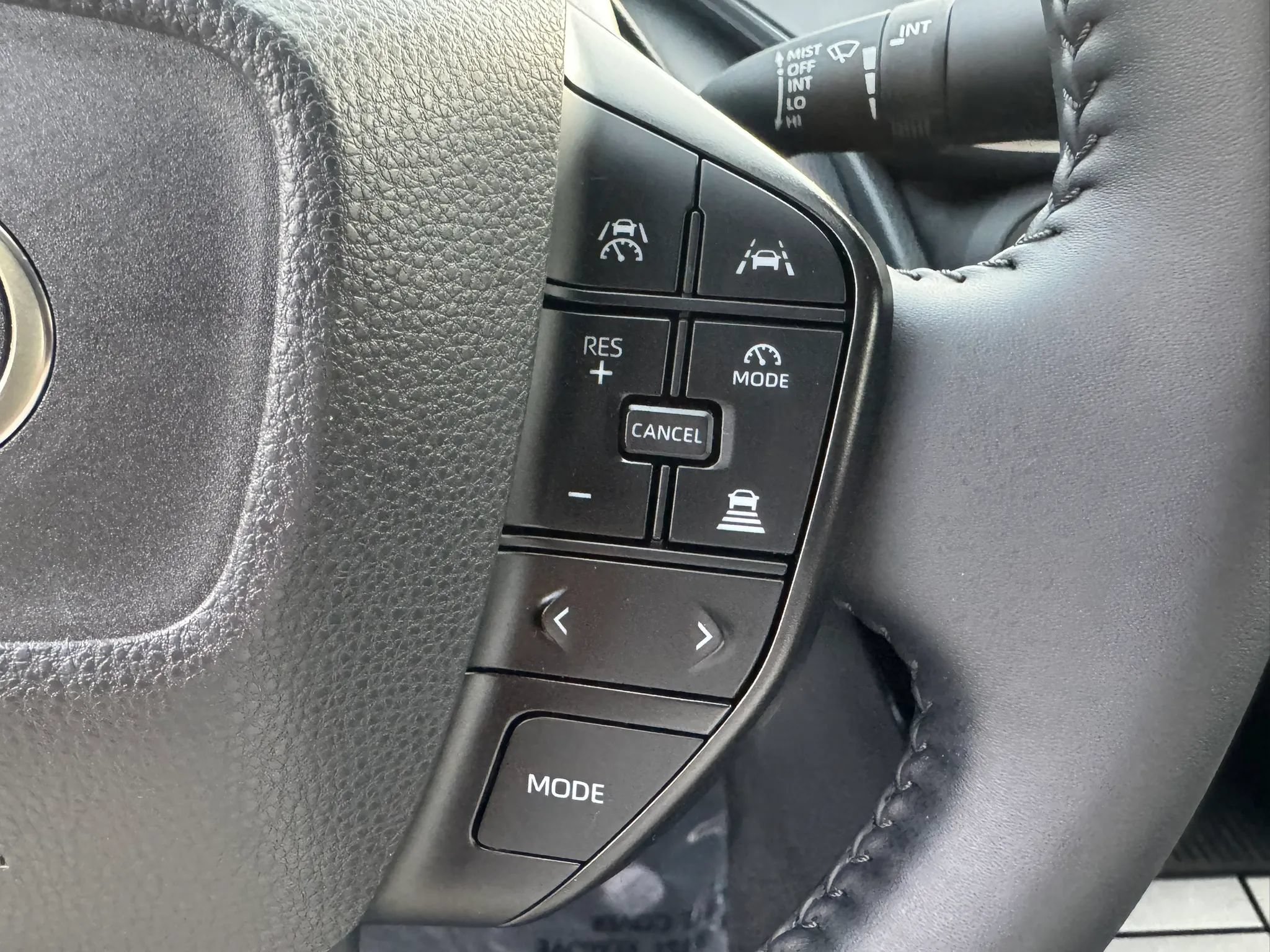 Used 2026 Toyota Prius LE FWD image 17
