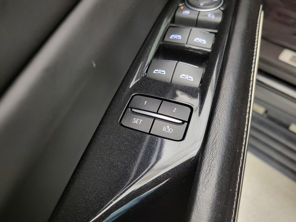 Used 2021 Cadillac Escalade Premium Luxury Platinum image 5