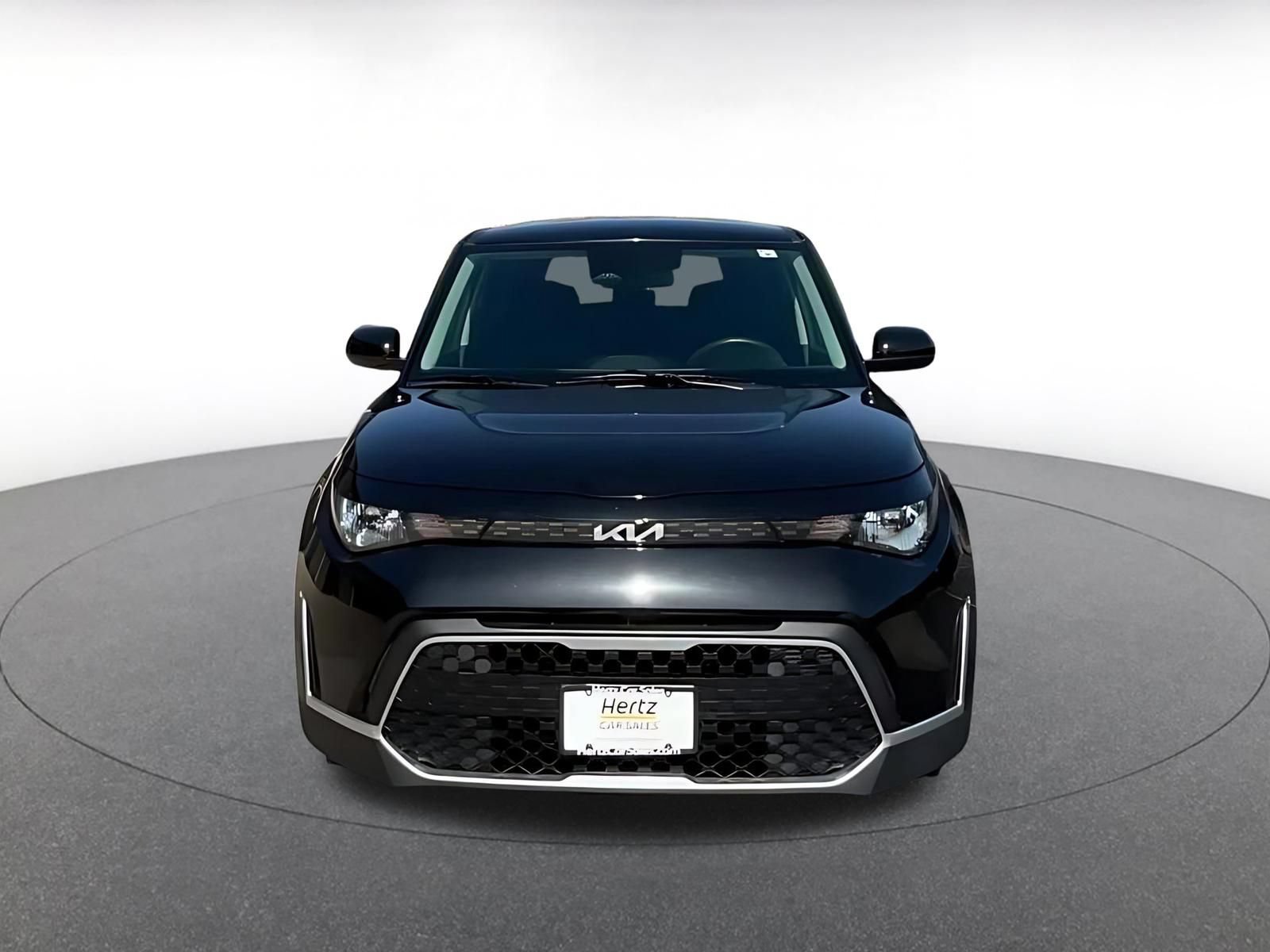 Used 2025 Kia Soul LX w/ LX Technology Package FWD image 3