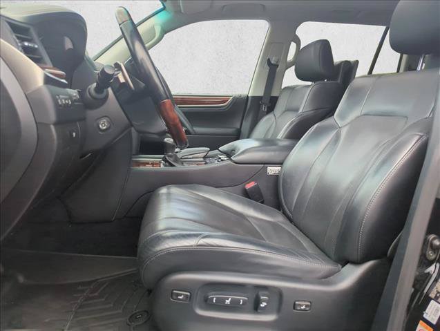 Used 2016 Lexus LX 570 4WD w/ Luxury Package image 19