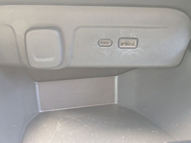 Certified 2025 Chevrolet Trax LT w/ LT Convenience Package image 28