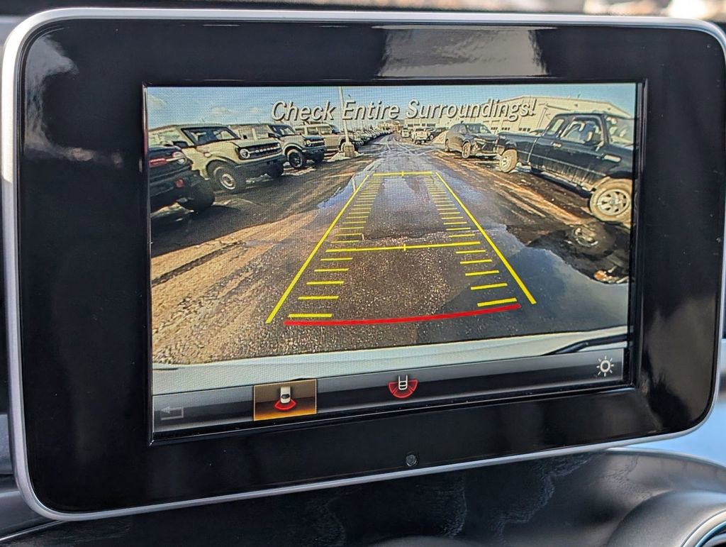 Used 2018 Mercedes-Benz GLC 300 4MATIC image 3