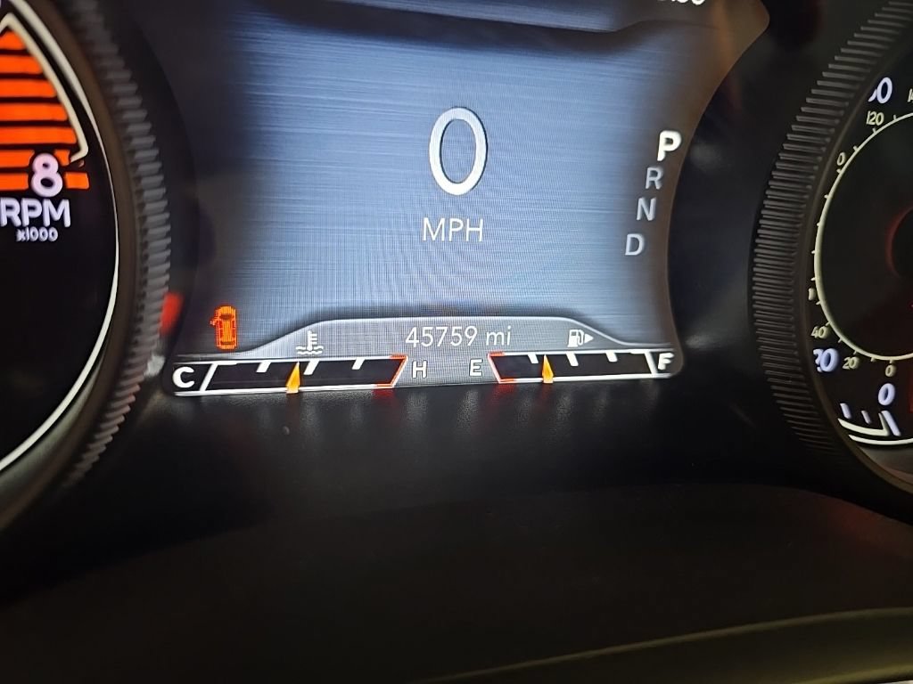 Used 2019 Jeep Cherokee Overland w/ Technology Group AWD/4WD image 6