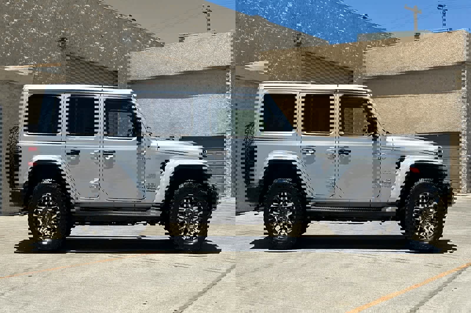 Used 2024 Jeep Wrangler Sahara image 2