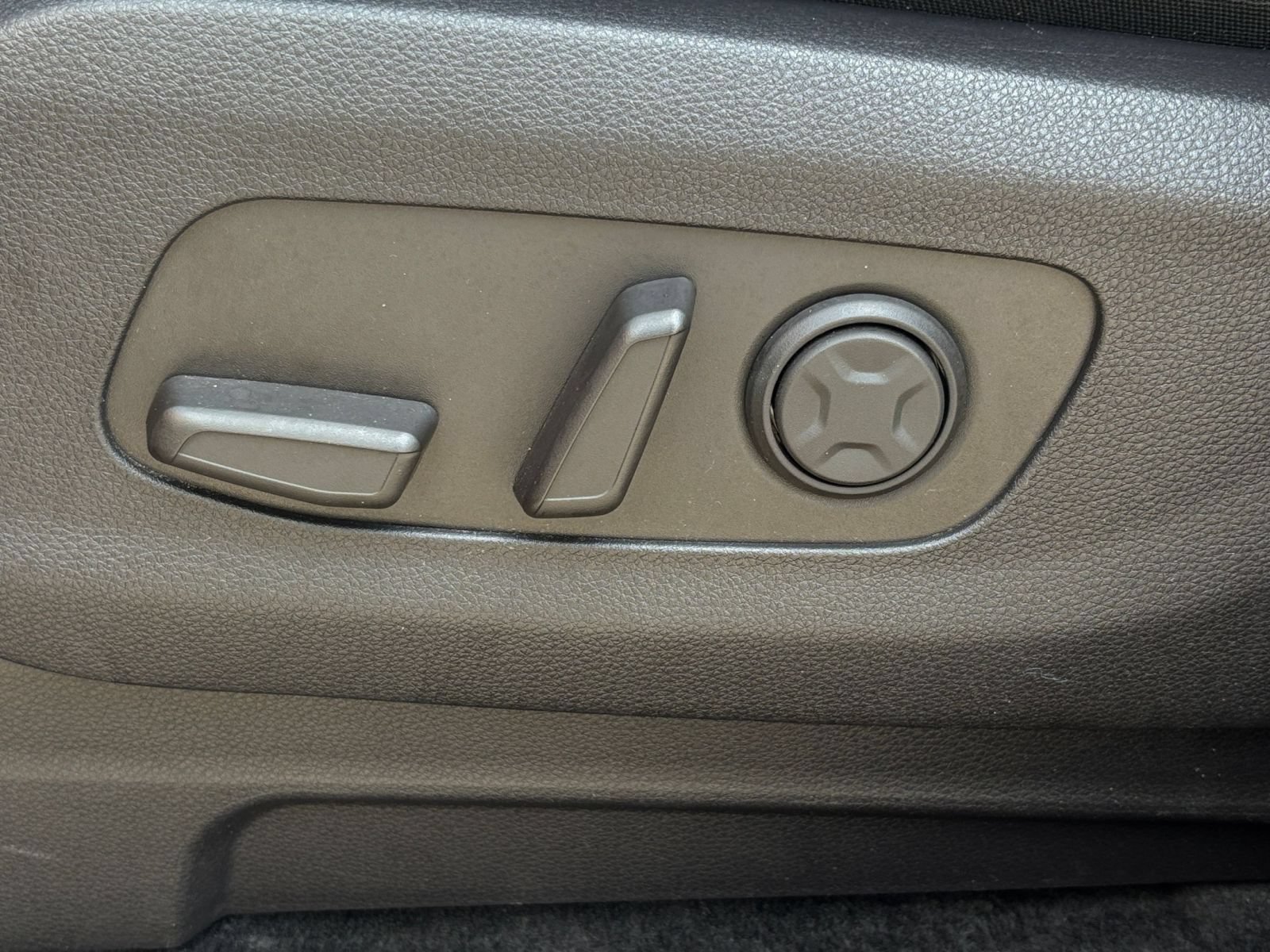 Used 2026 Kia Carnival FWD image 22