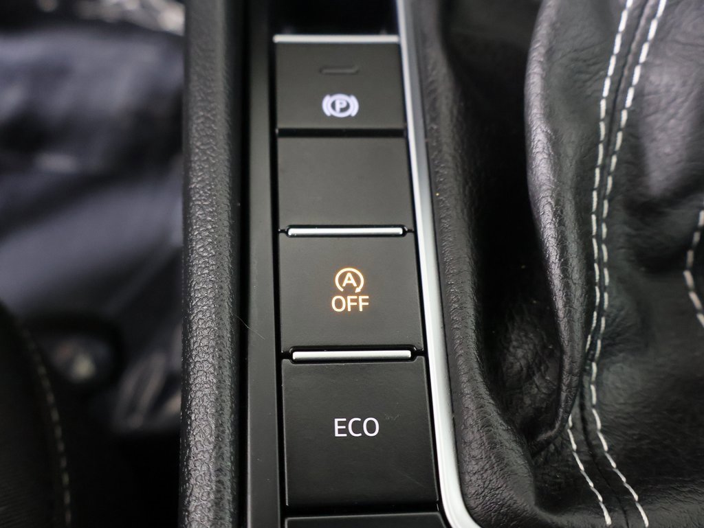 Used 2025 Volkswagen Jetta Sport image 4