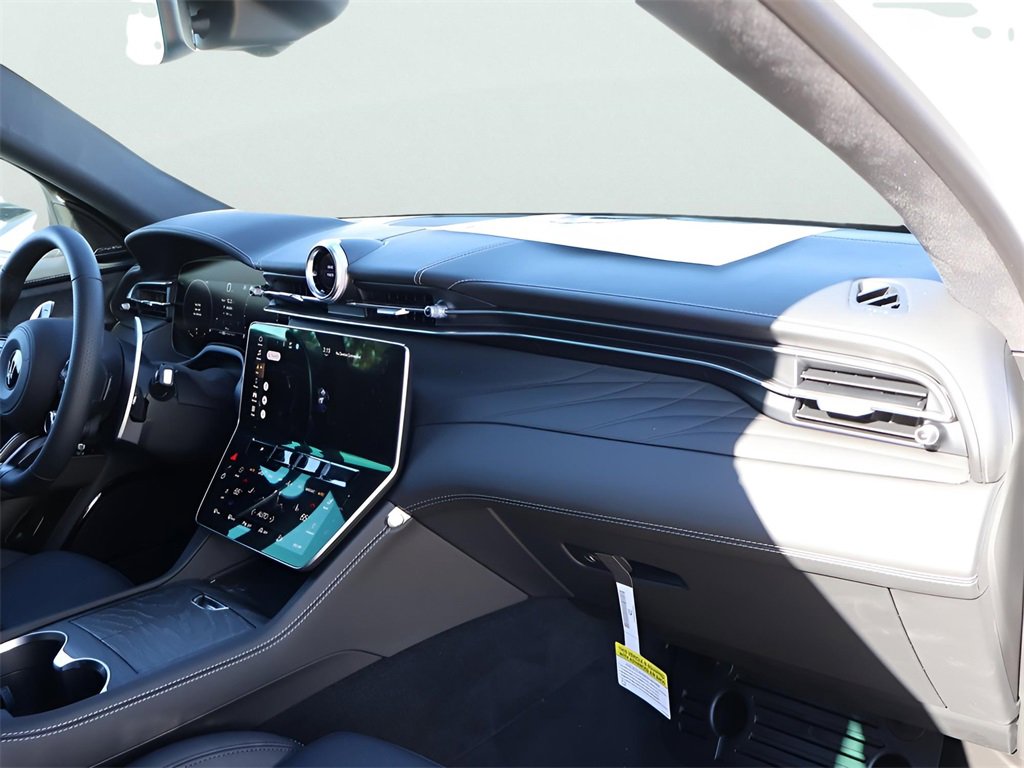 New 2025 Maserati Grecale GT image 11