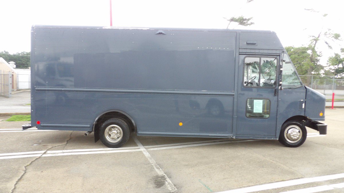 Used 2019 Ford E-450 and Econoline 450 Super Duty RWD image 2