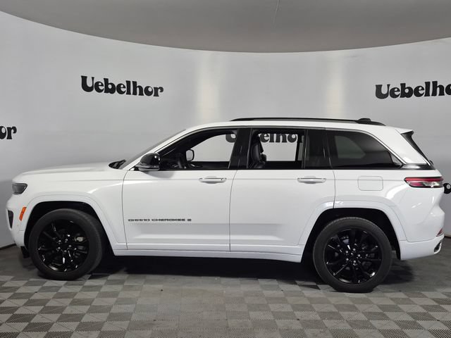Used 2023 Jeep Grand Cherokee Overland AWD/4WD image 4