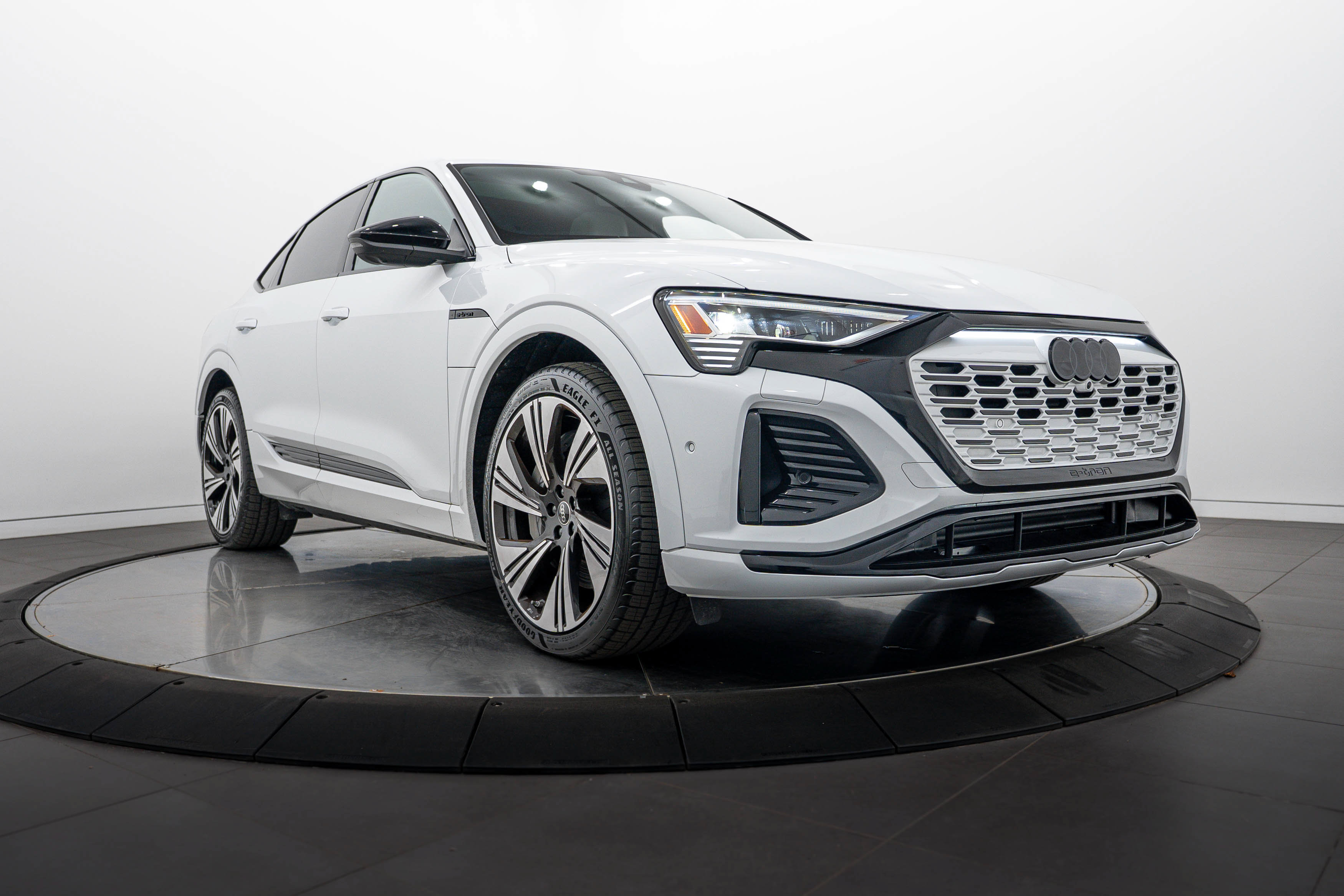 Certified 2024 Audi Q8 e-tron Prestige w/ Prestige Package AWD/4WD image 1