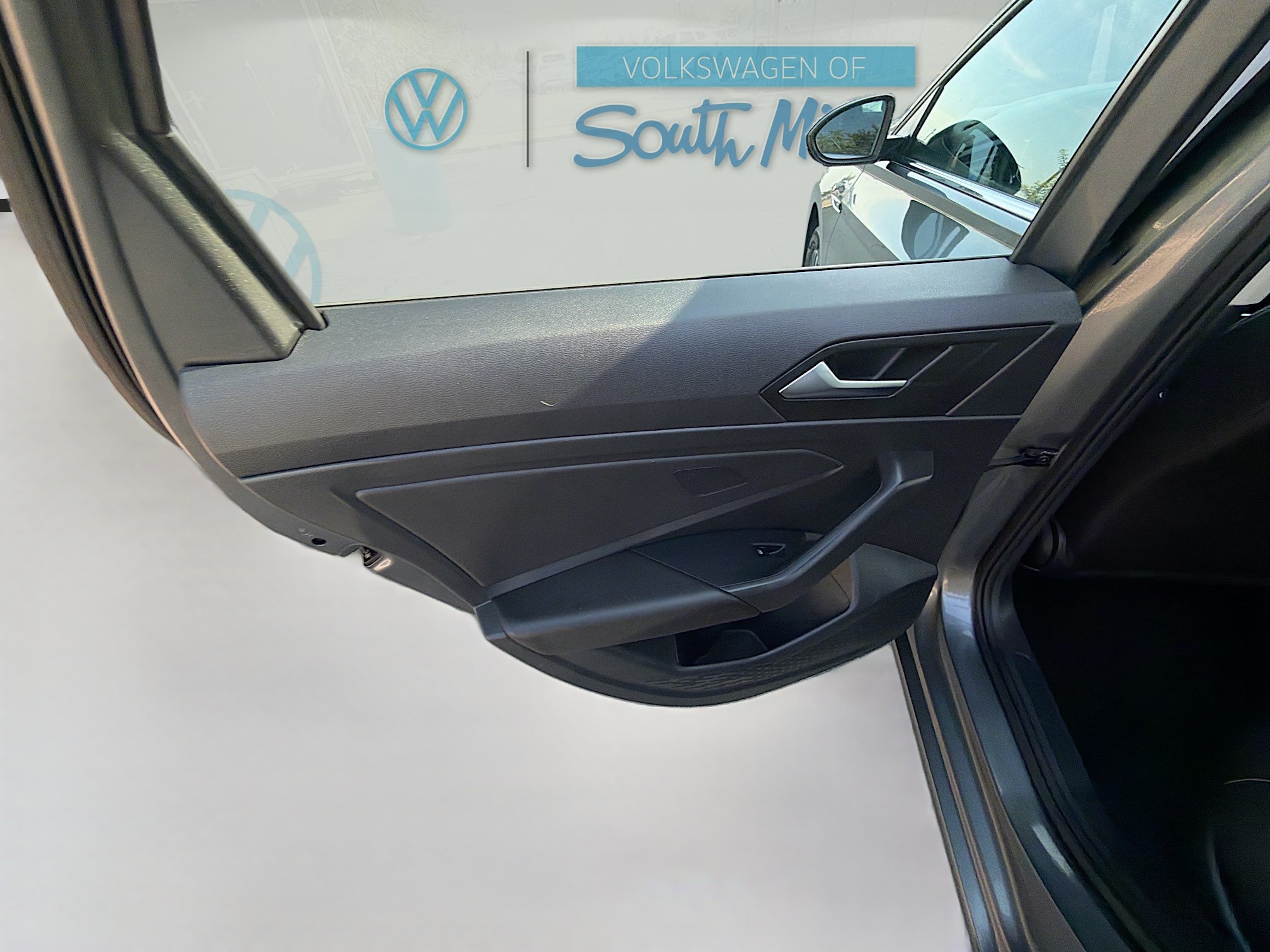 Used 2019 Volkswagen Jetta SEL w/ Cold Weather Package FWD image 23