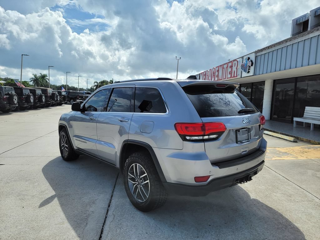 Used 2019 Jeep Grand Cherokee Laredo w/ Laredo X Package RWD image 3
