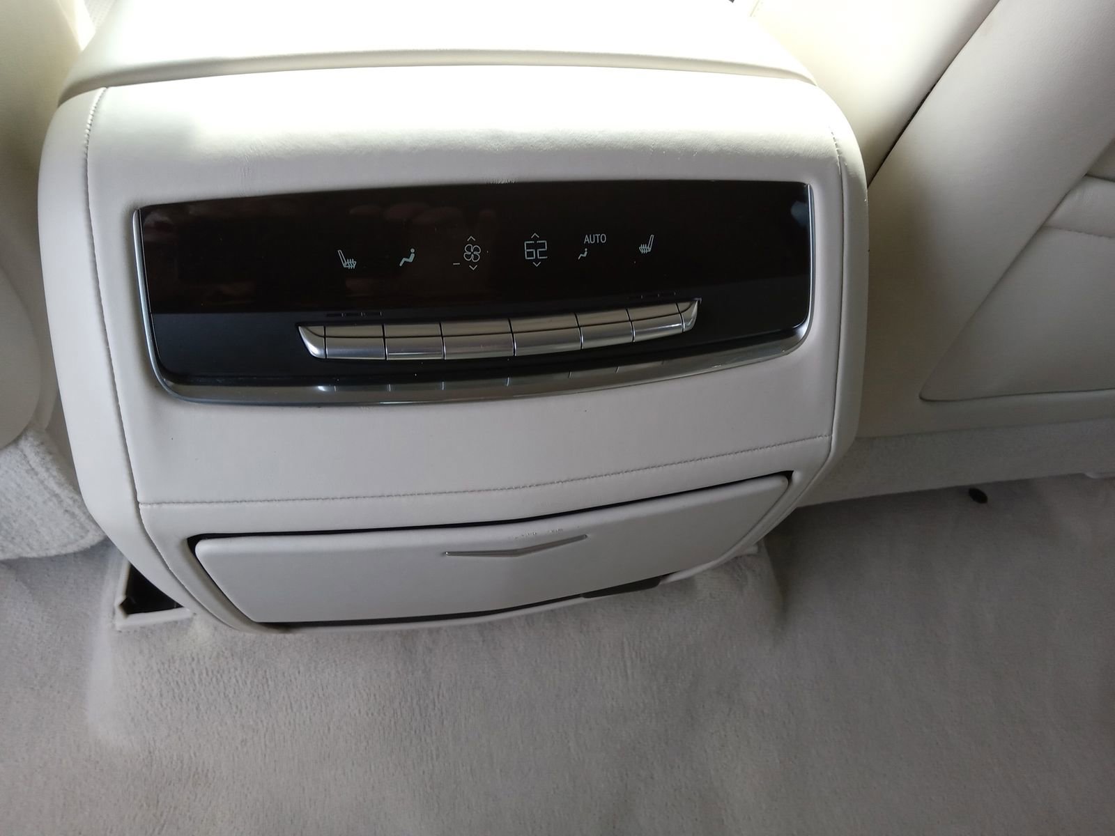 Used 2021 Cadillac Escalade Premium Luxury Platinum image 20