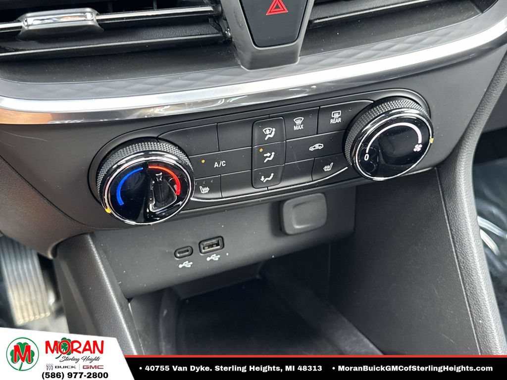 Certified 2024 Buick Encore GX Preferred w/ Comfort Package FWD image 24