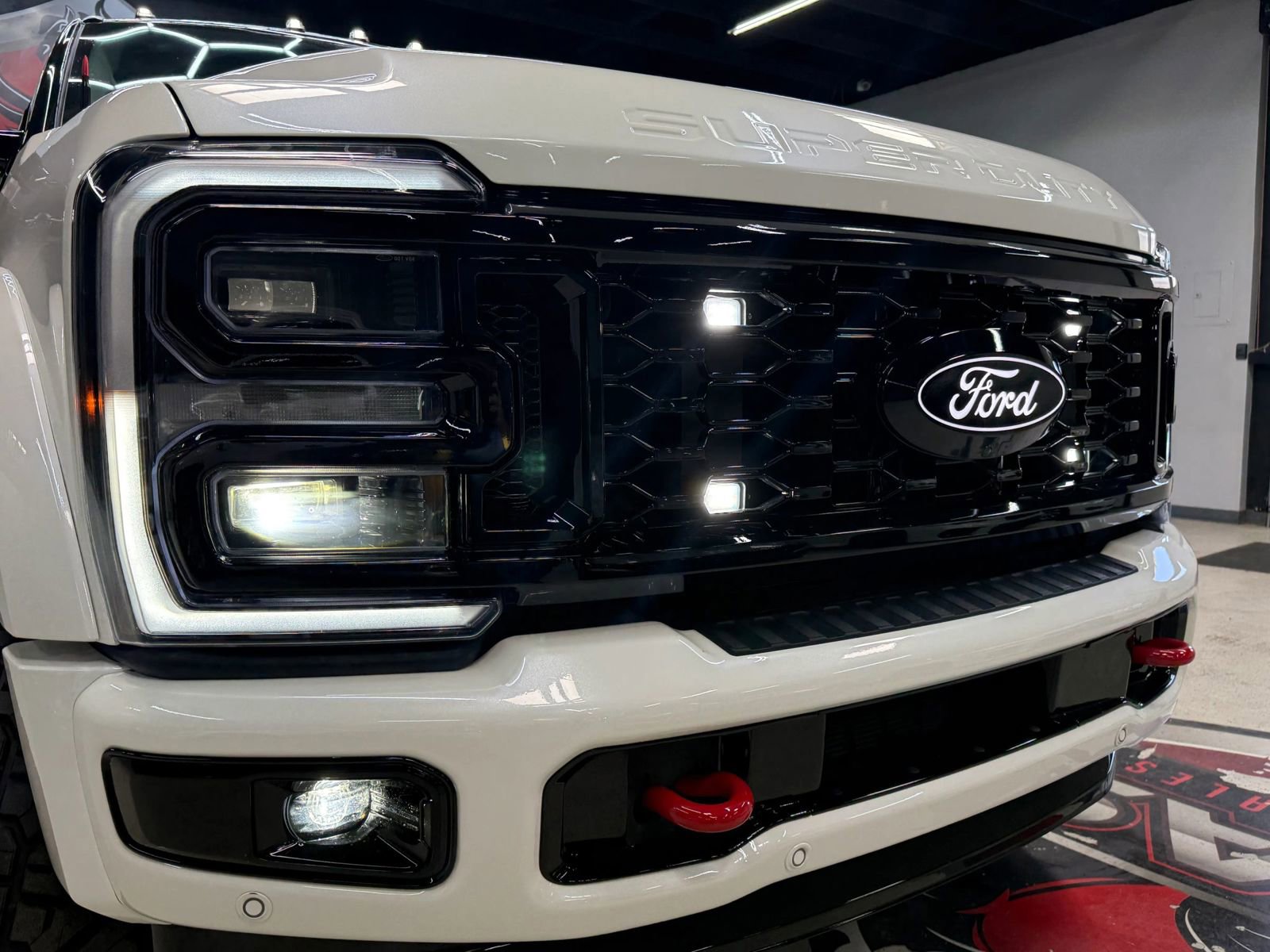 Used 2024 Ford F450 Limited w/ FX4 Off-Road Package image 13