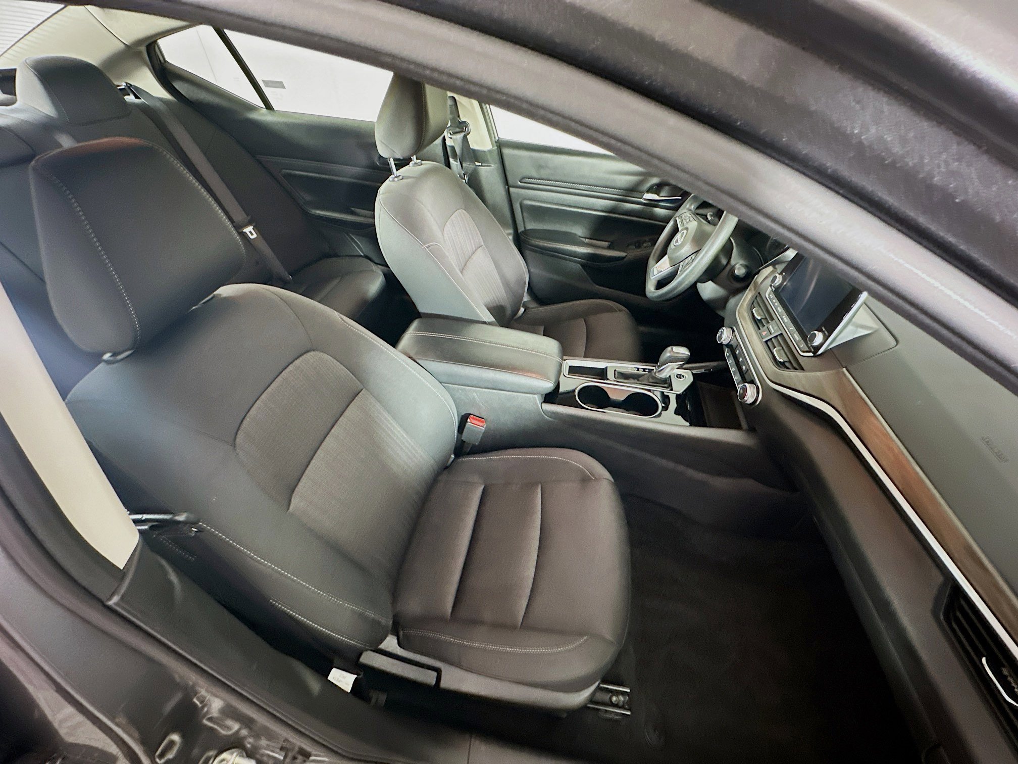 Used 2024 Nissan Altima 2.5 SV image 28