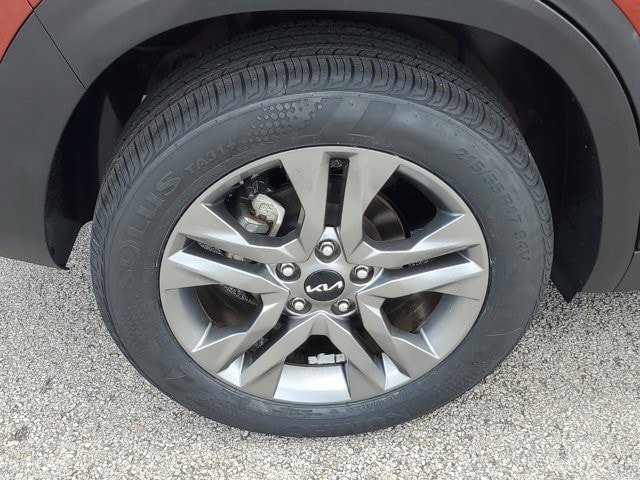 Used 2023 Kia Seltos S FWD image 9