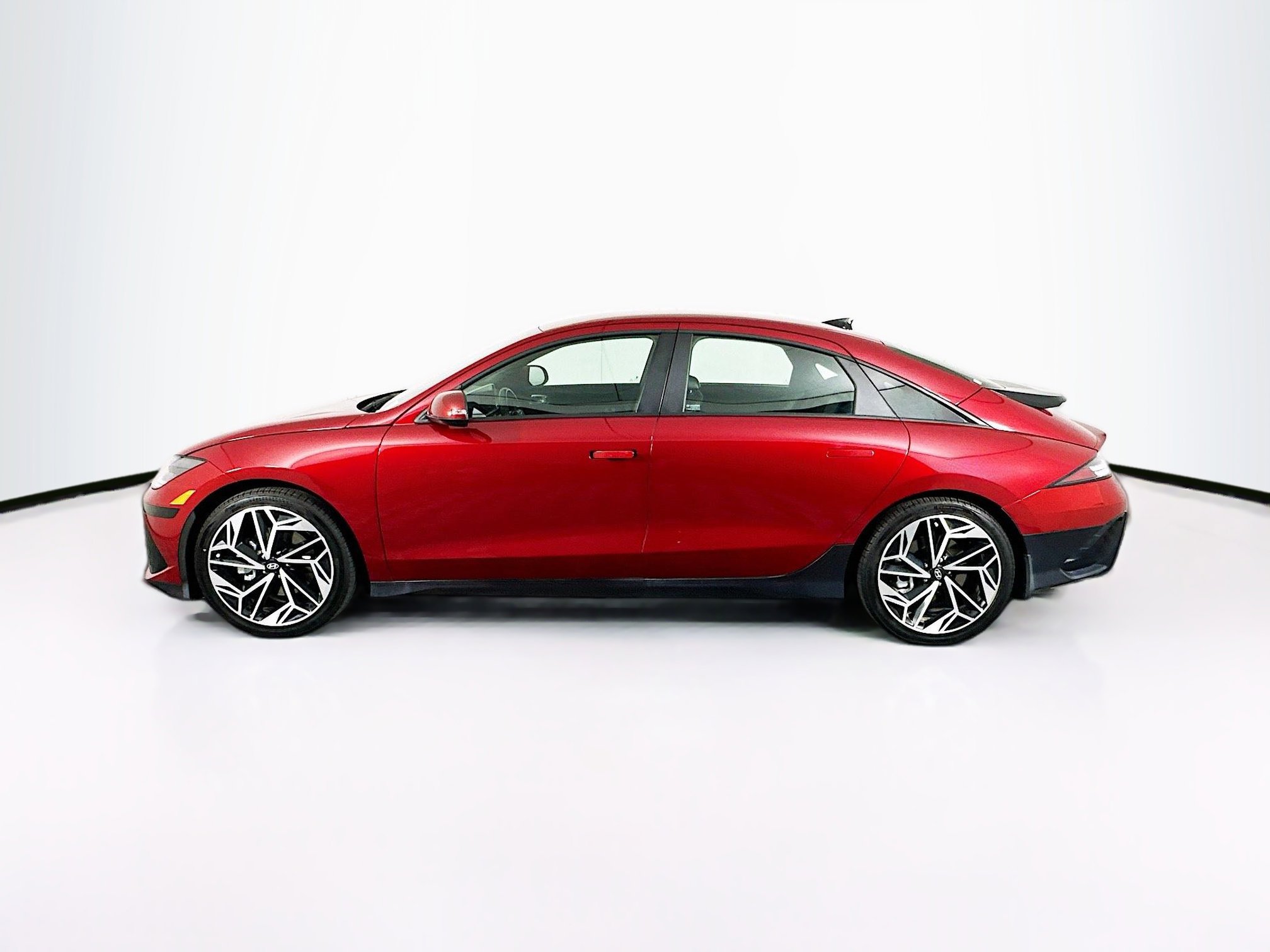 Used 2023 Hyundai Ioniq 6 SEL image 4