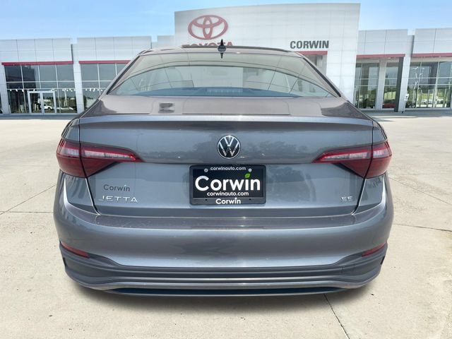 Used 2024 Volkswagen Jetta SE FWD image 4