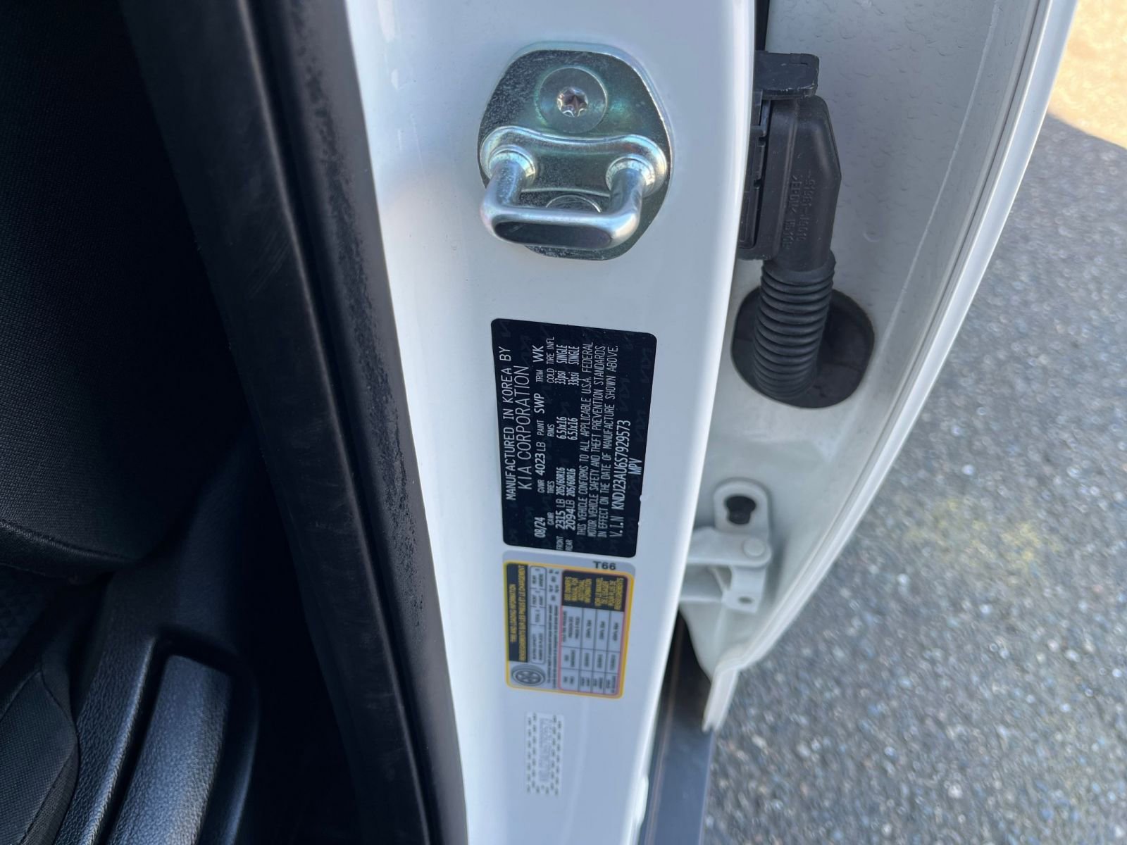 Used 2025 Kia Soul LX w/ LX Technology Package FWD image 29