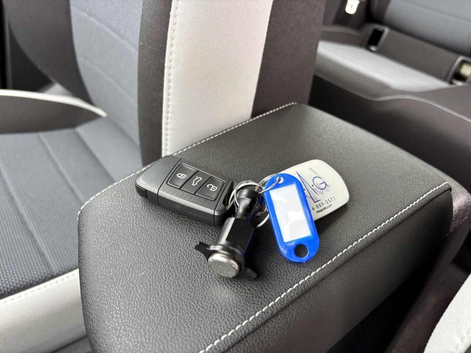 Used 2025 Volkswagen Taos S image 32