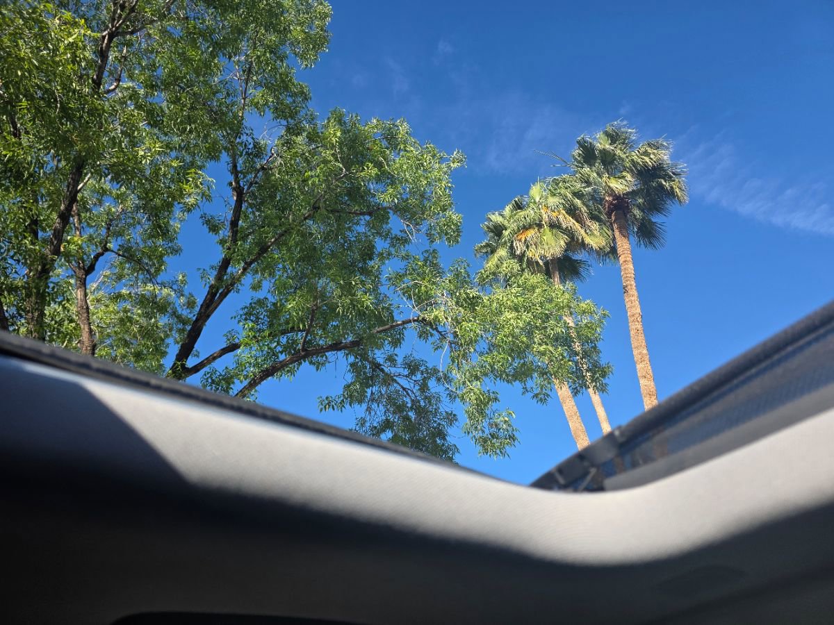 Used 2018 GMC Yukon XL Denali image 8