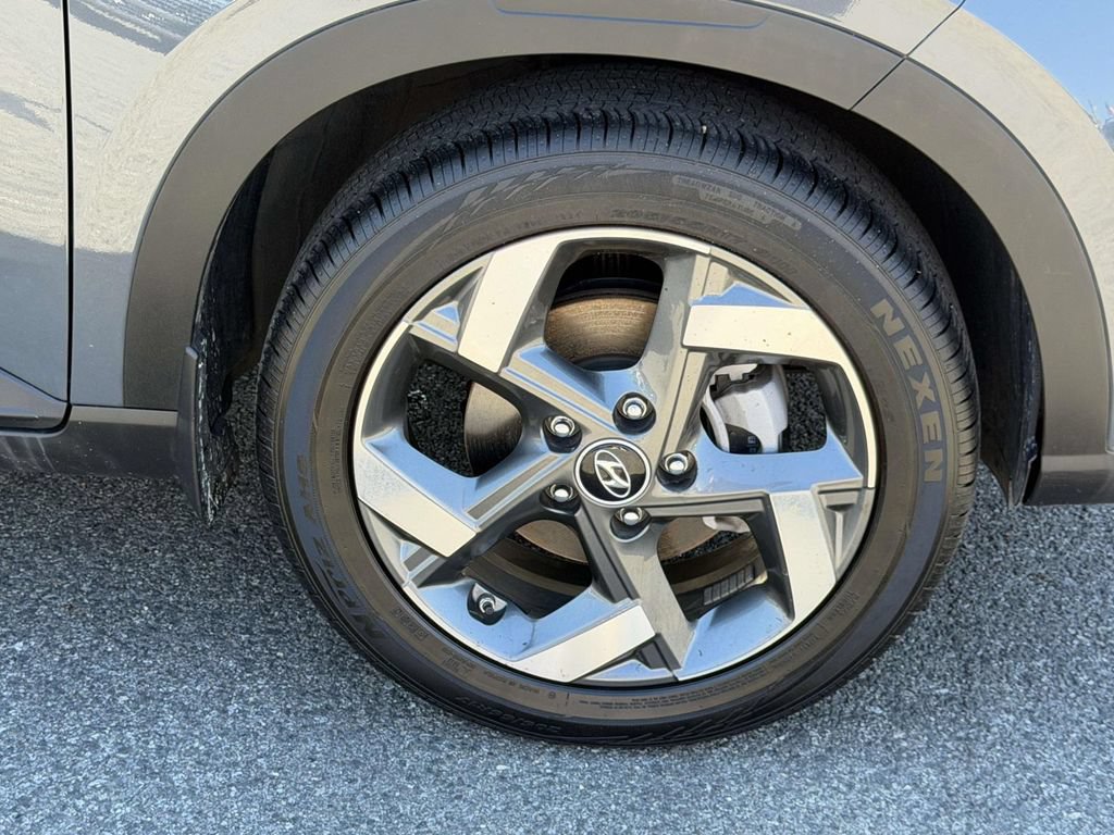 Certified 2024 Hyundai Venue SEL FWD image 11