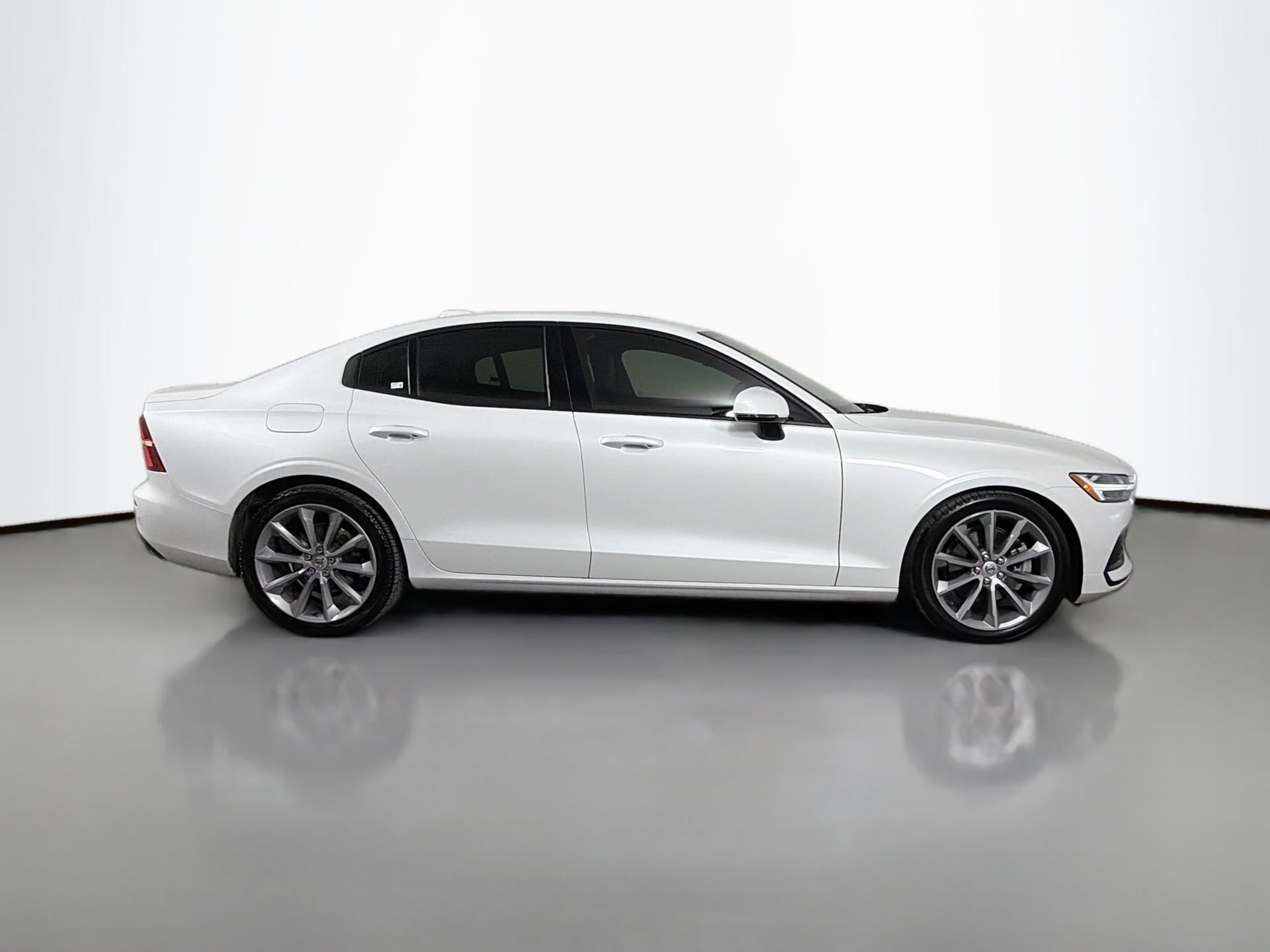 Used 2020 Volvo S60 T5 Momentum FWD image 5