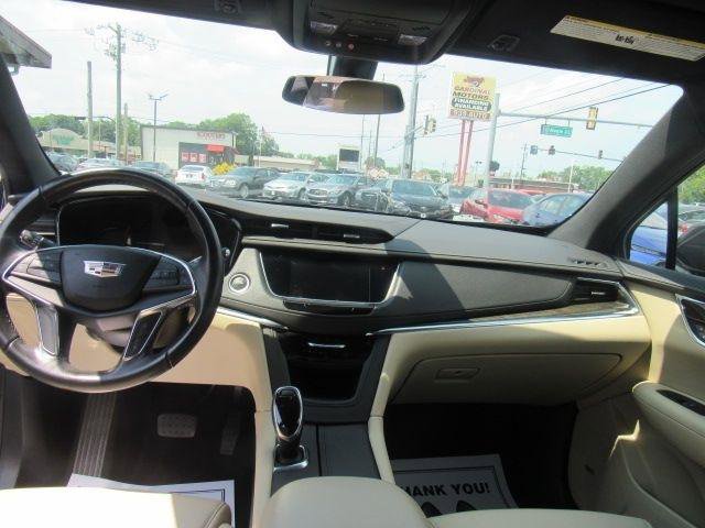Used 2019 Cadillac XT5 AWD image 10