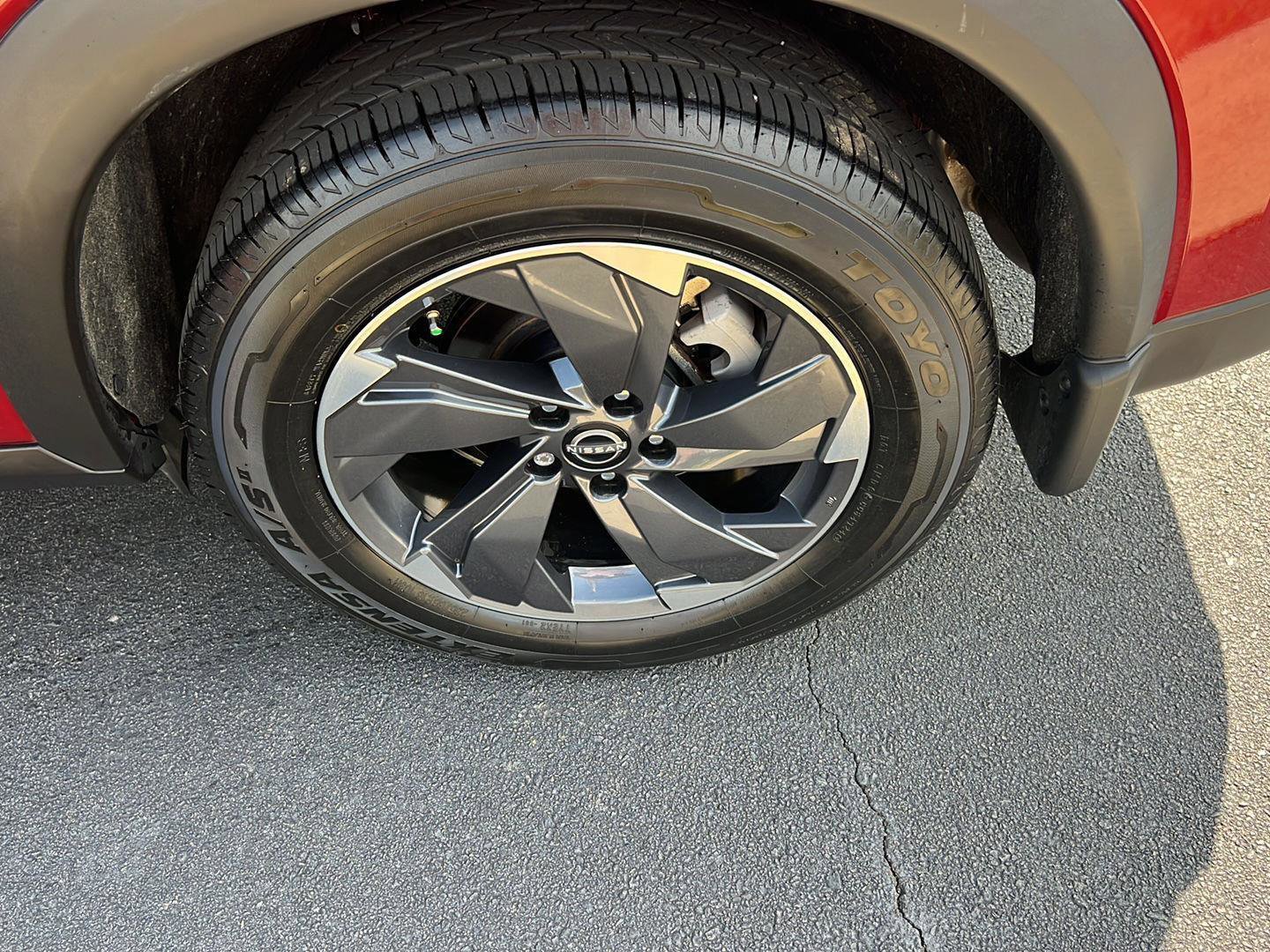 Used 2024 Nissan Rogue SV w/ SV Premium Package image 39