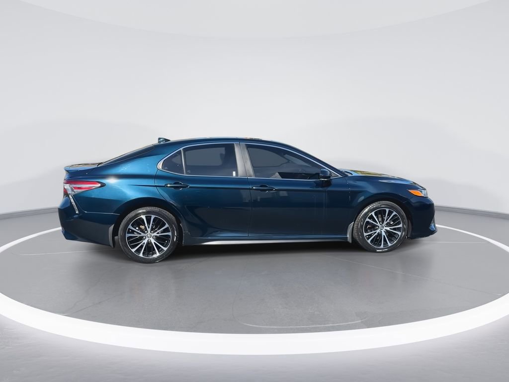 Used 2019 Toyota Camry SE w/ Convenience Package FWD image 9
