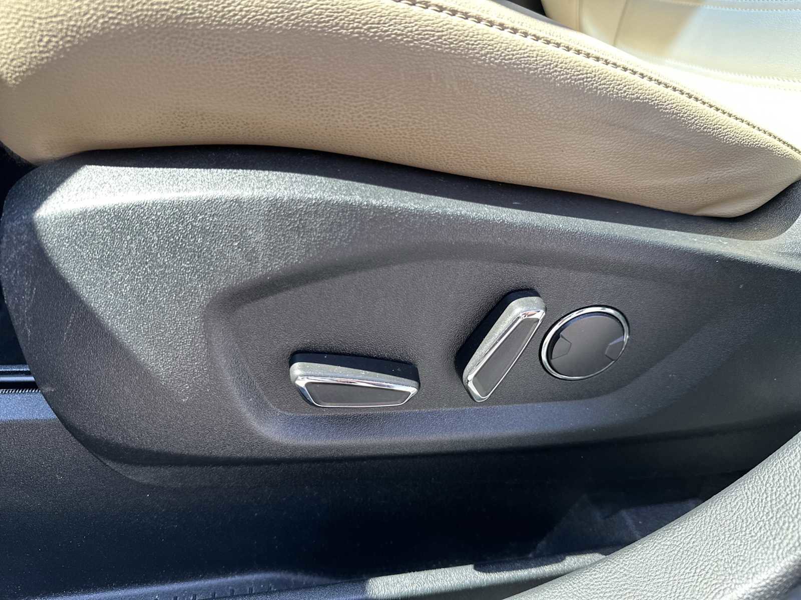 Used 2019 Ford Edge SEL w/ Equipment Group 201A image 10