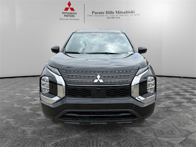 New 2025 Mitsubishi Outlander ES image 2