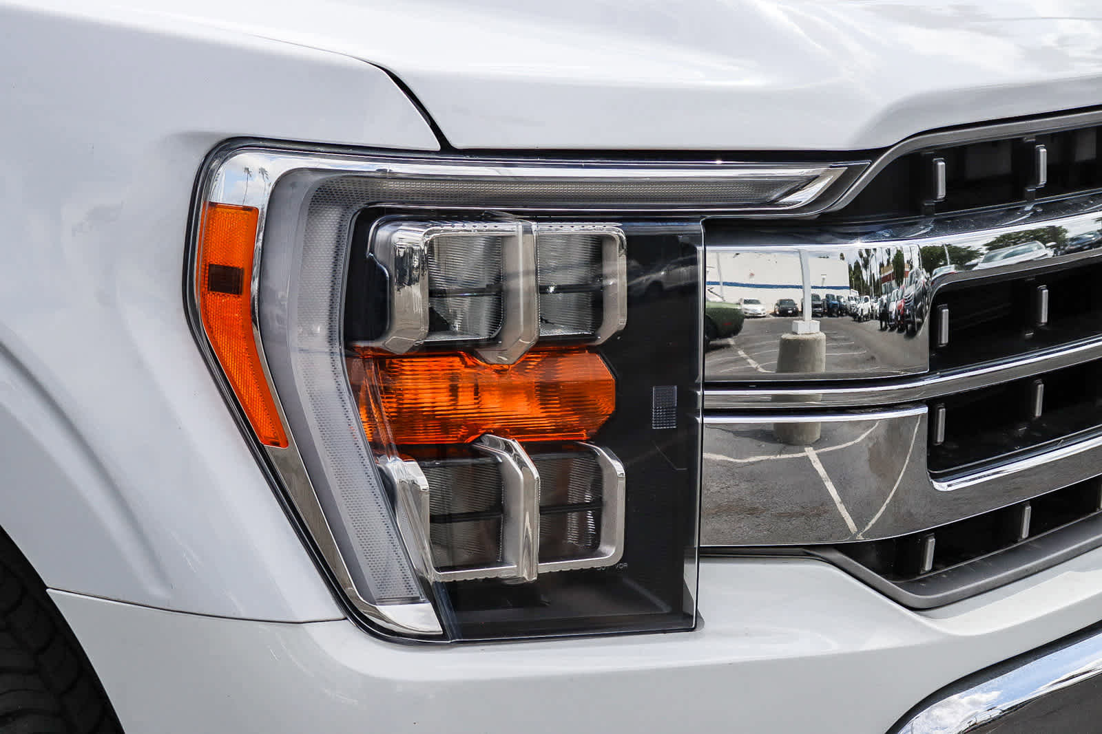 Used 2023 Ford F150 Lariat RWD image 4