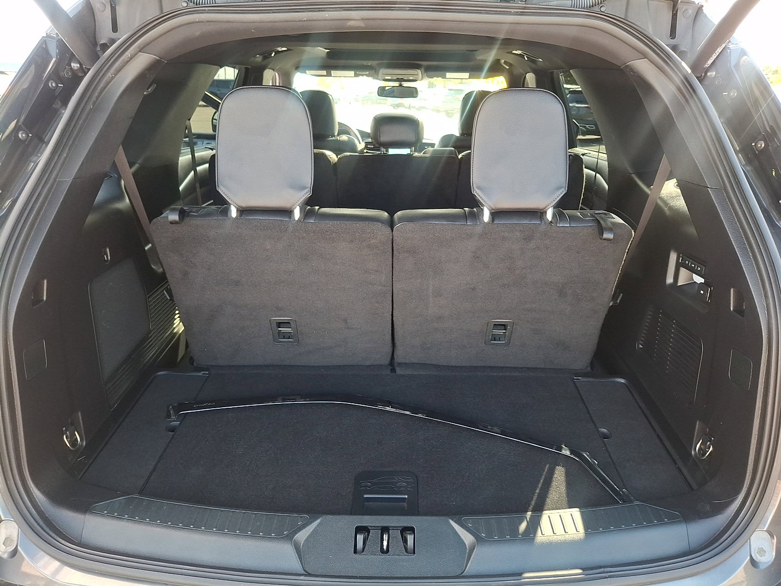 Used 2020 Ford Explorer ST w/ Premium Technology Package AWD/4WD image 31