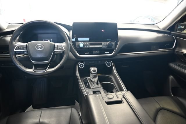 Used 2024 Toyota Grand Highlander AWD image 14