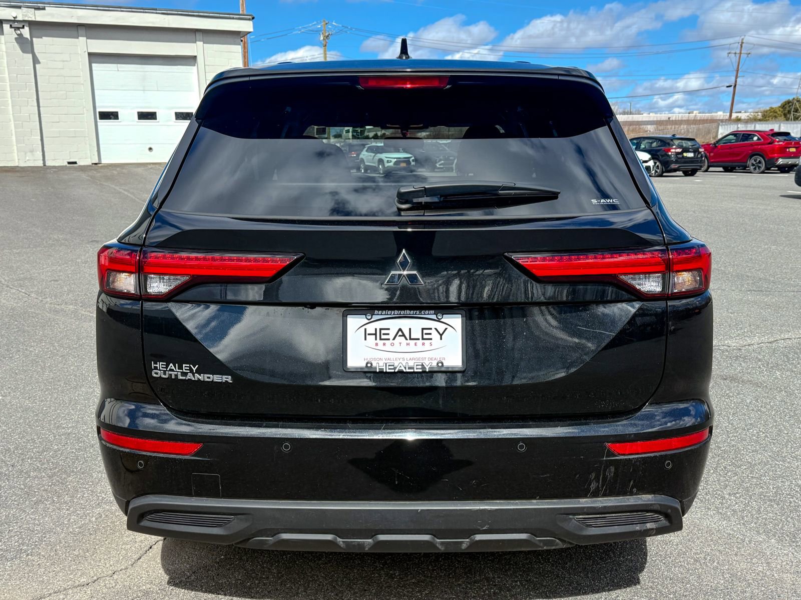 Used 2024 Mitsubishi Outlander ES image 5