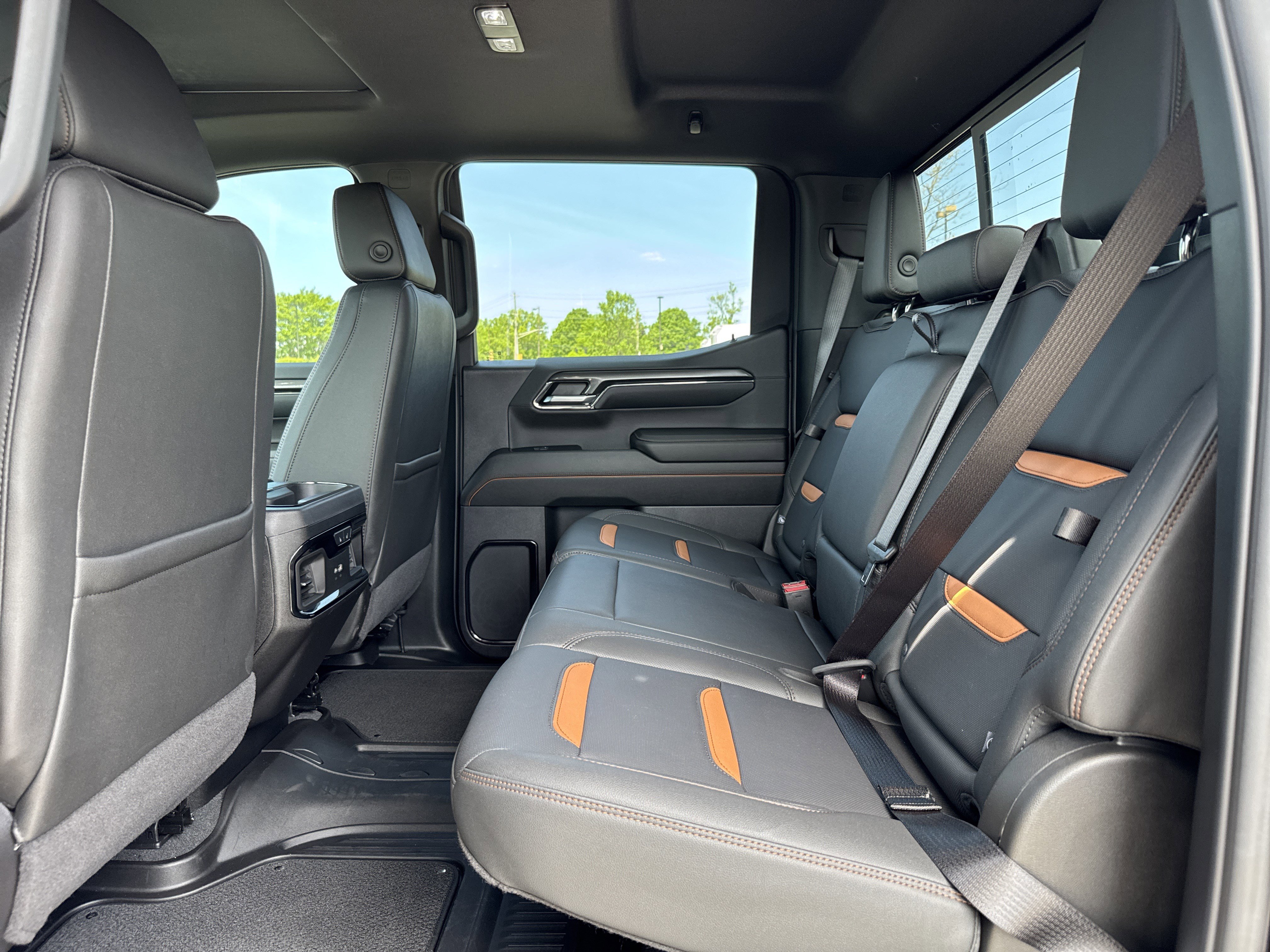 Used 2024 GMC Sierra 1500 AT4 w/ AT4 Premium Package image 31